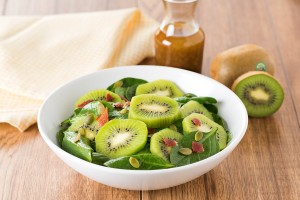Spinach-Salad-with-Kiwi-Vinaigrette_LR3