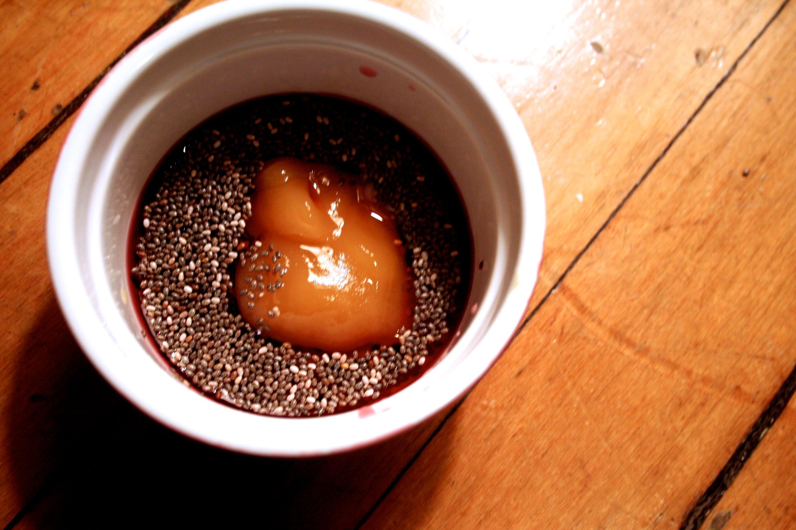 Природна козметика – маска за лице од мед и чија семе