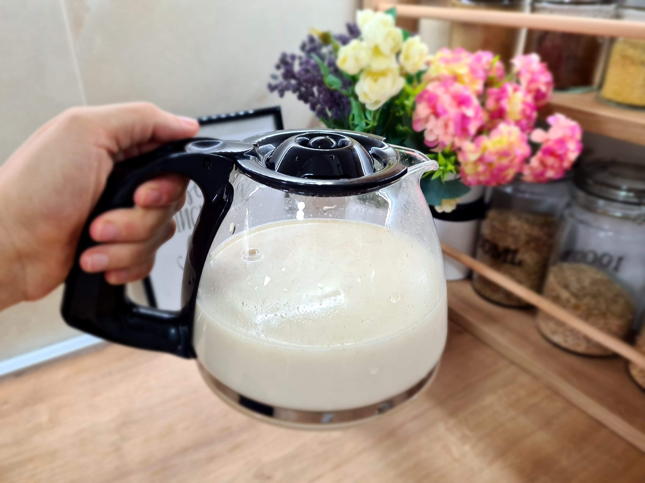 Како да подготвите овесно млеко