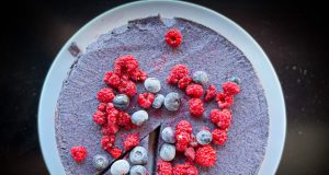 Летна торта со боровинки