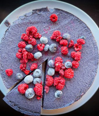 Летна торта со боровинки